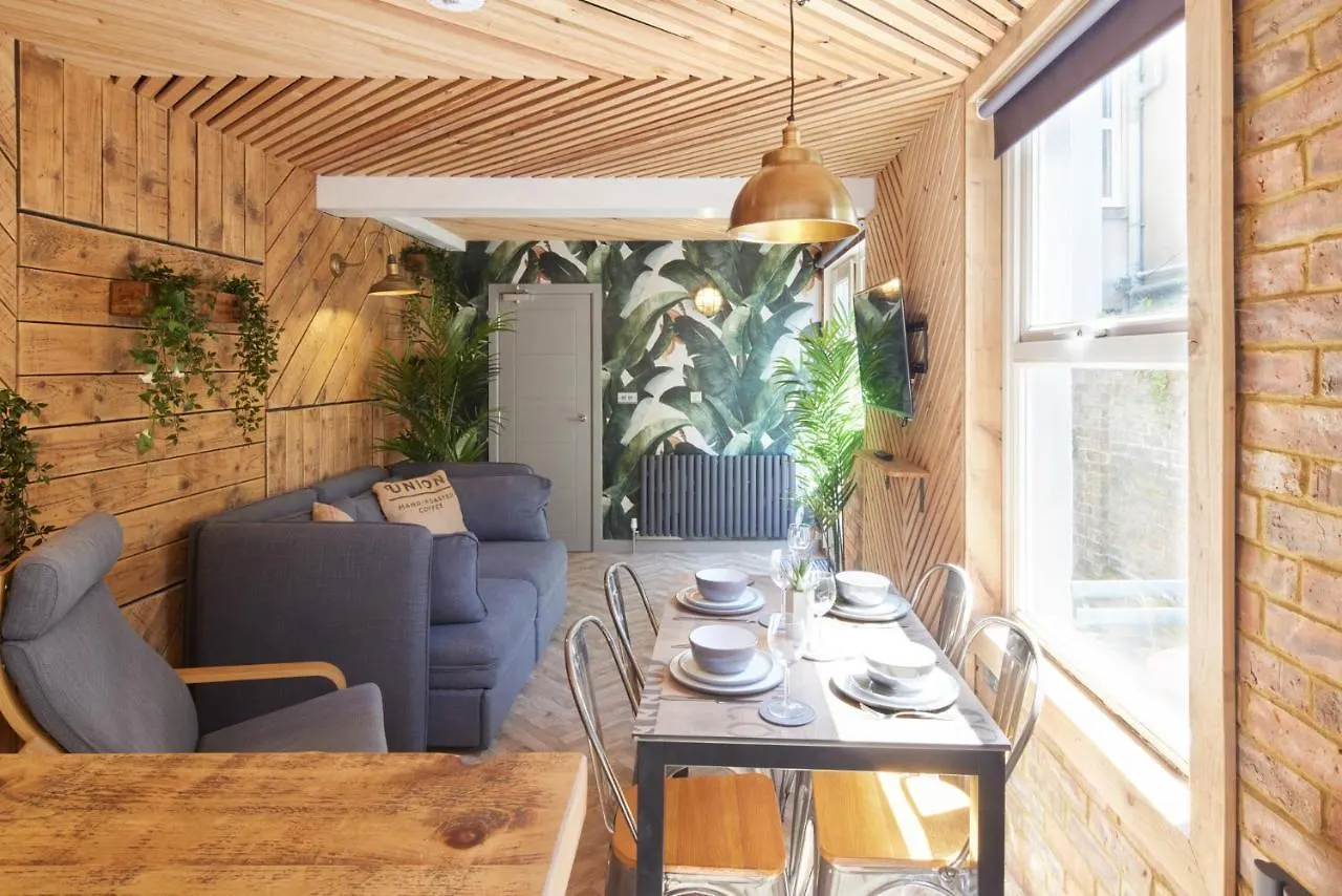 Boho Chic Apartment, Hove - Artists Corner 0*, Brighton